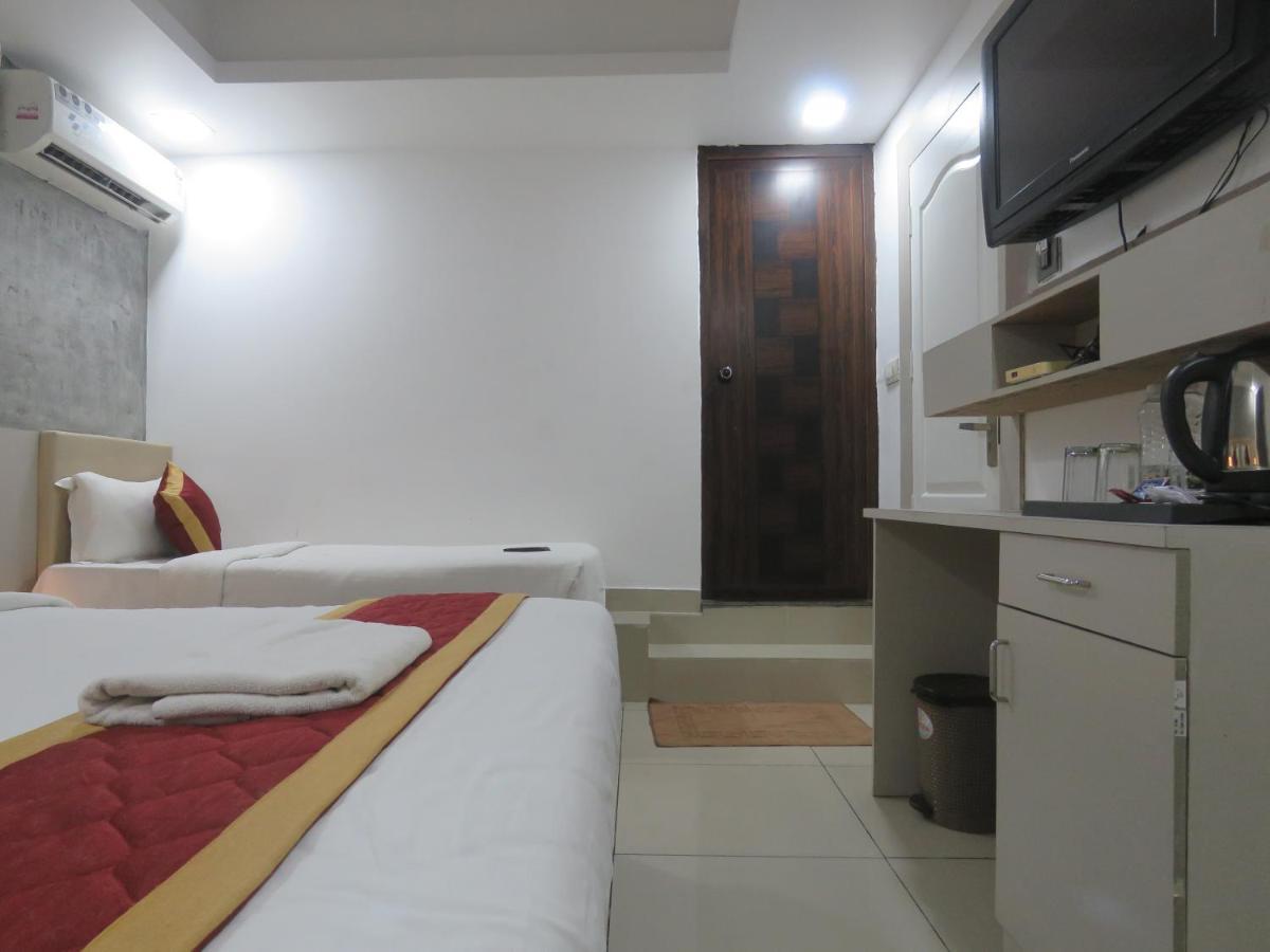 Hotel Reegate Inn Near South Railway Station Kochi Exteriör bild