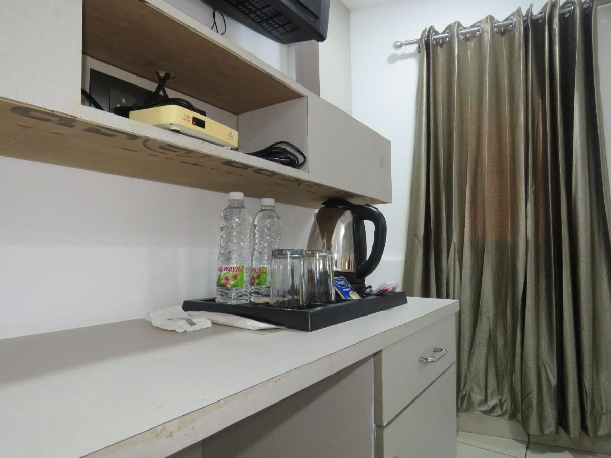 Hotel Reegate Inn Near South Railway Station Kochi Exteriör bild