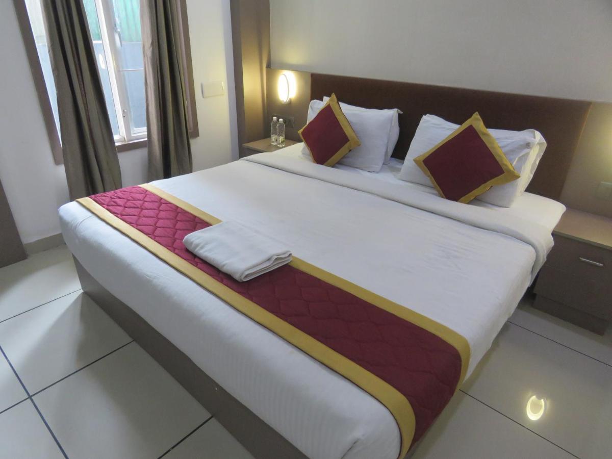 Hotel Reegate Inn Near South Railway Station Kochi Exteriör bild