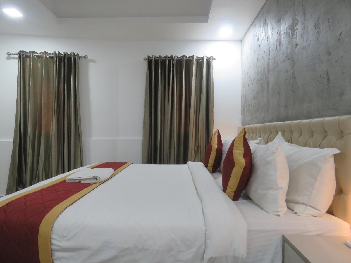 Hotel Reegate Inn Near South Railway Station Kochi Exteriör bild