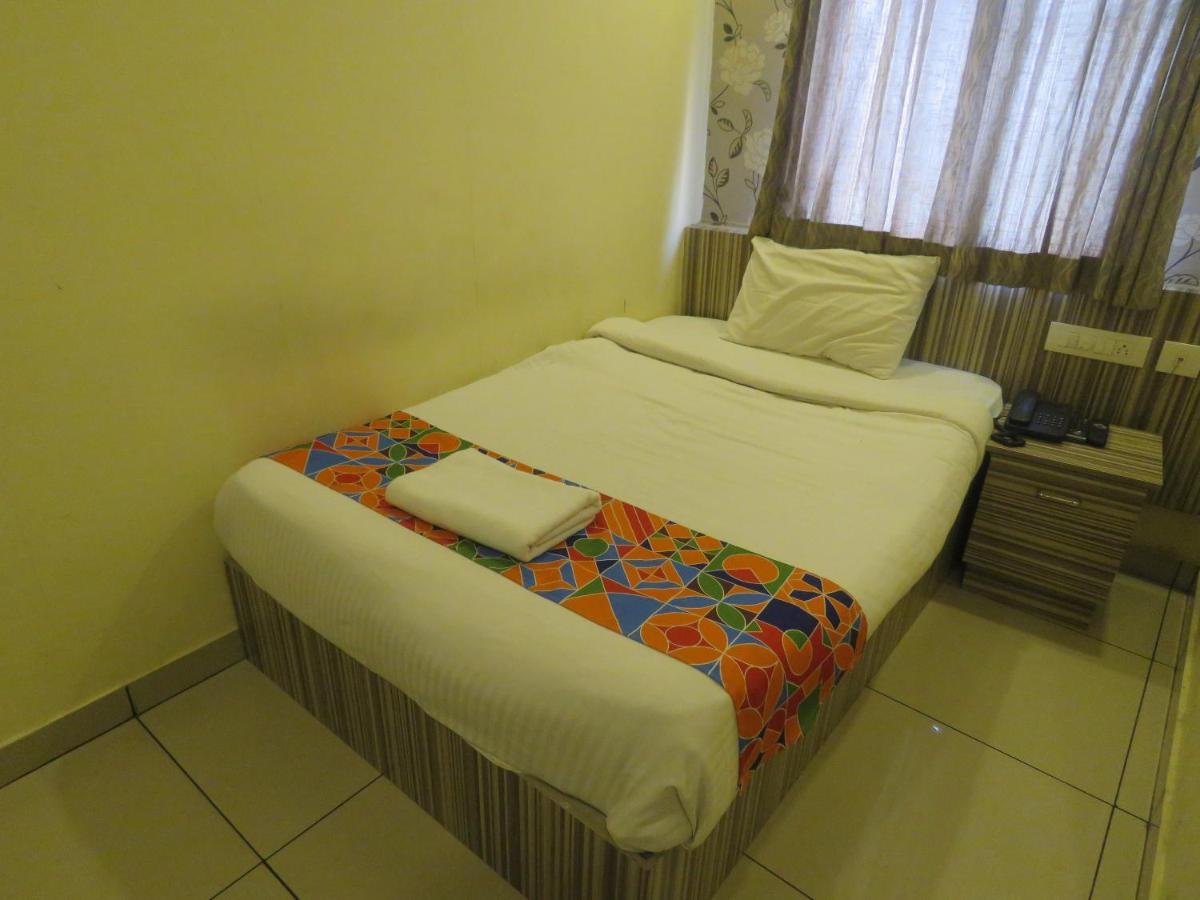 Hotel Reegate Inn Near South Railway Station Kochi Exteriör bild