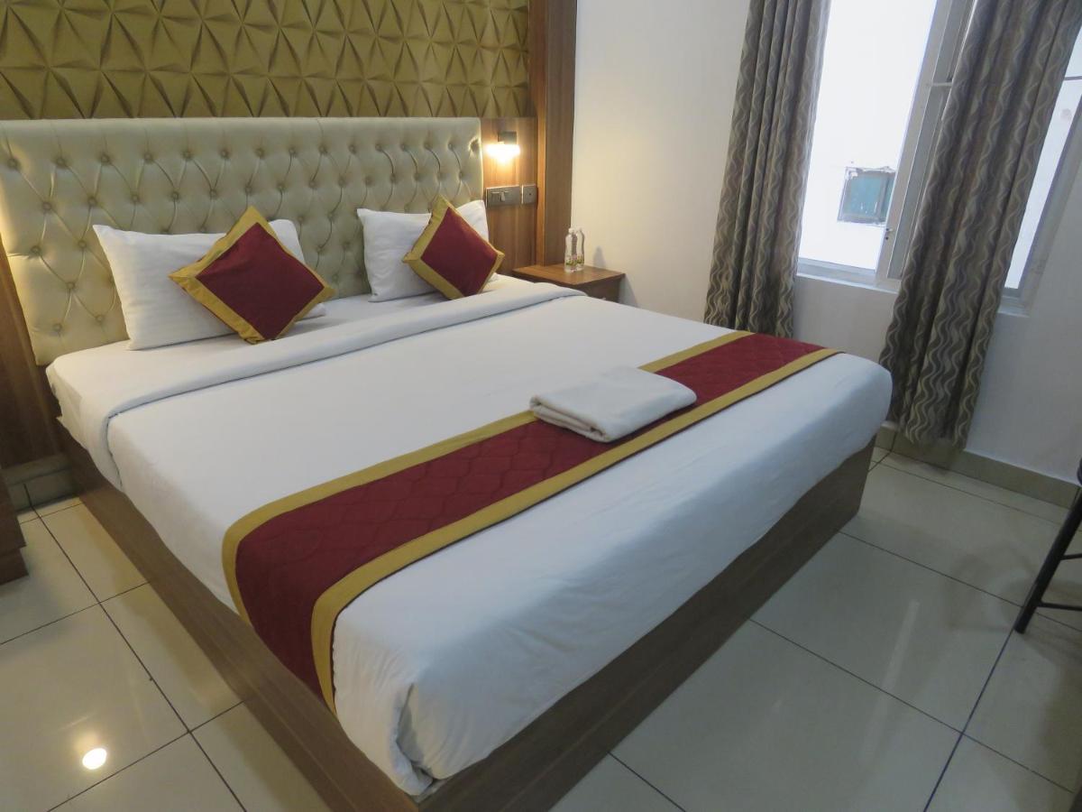 Hotel Reegate Inn Near South Railway Station Kochi Exteriör bild